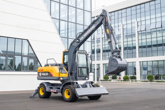 your closest steel partner—the Hengwang excavator—is ＂telling＂ you everything in its own way.
